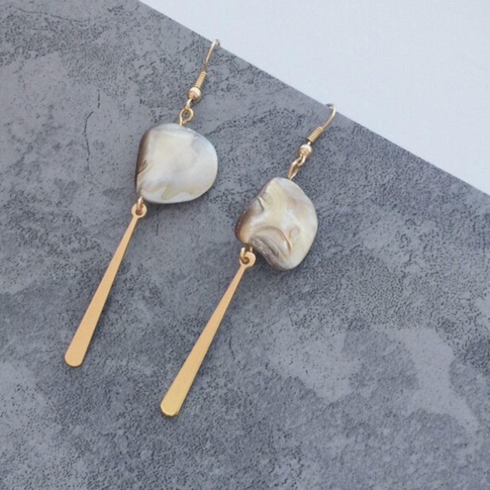⭐️Natural Shell Earrings